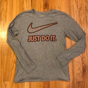 Men’s Nike Long Sleeved Tee Size M
